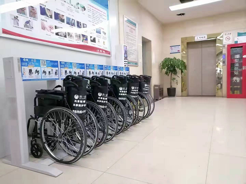 A cadeira de rodas manual compartilhada é popular? Onde está disponível?